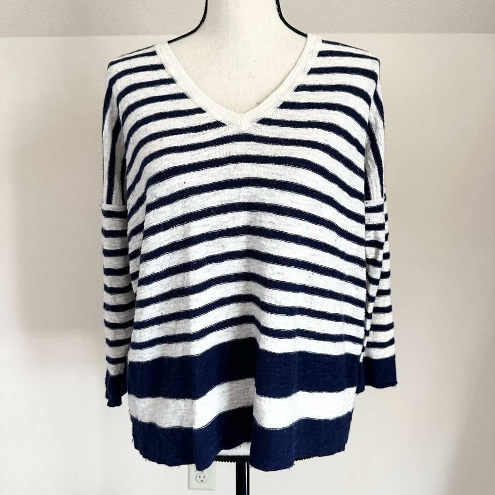 Madewell V Neck Blue Stripped Sweater - Women’s Medium - Style 09316 RN 77388